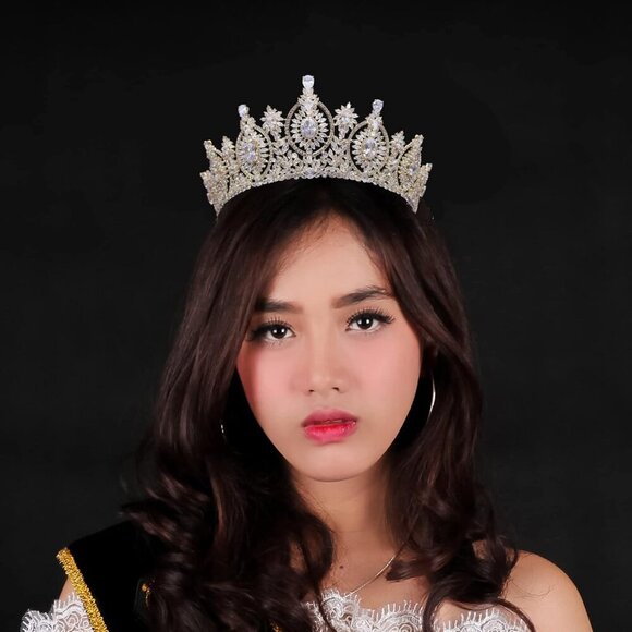 1913 Vintage Cubic Zirconia Wedding Tiara for Bride Quince Prom Homecoming Vintage Bridal Tiara Cubic Zirconia Crown for Wedding Quince  main image 2
